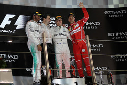 Podio: il vincitore della gara Valtteri Bottas, Mercedes AMG F1, il secondo classificato Lewis Hamilton, Mercedes AMG F1, il terzo classificato Sebastian Vettel, Ferrari