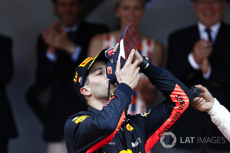 Shoey Daniel Ricciardo