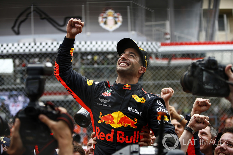 Daniel Ricciardo, Red Bull Racing, celebra su victoria