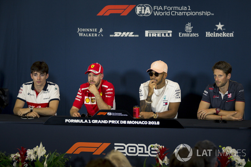 Charles Leclerc, Sauber, Sebastian Vettel, Ferrari, Lewis Hamilton, Mercedes-AMG F1 et Romain Grosjean, Haas lors de la conférence de presse