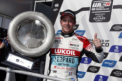 Podio: il vincitore della gara Jean-Karl Vernay, Audi Sport Leopard Lukoil Team Audi RS 3 LMS