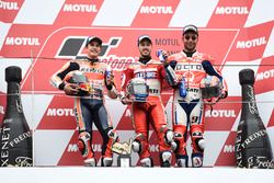 Podium : le vainqueur Andrea Dovizioso, Ducati Team, le deuxième, Marc Marquez, Repsol Honda Team, le troisième, Danilo Petrucci, Pramac Racing