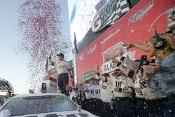 Race winner Brad Keselowski, Team Penske Ford