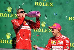 Il secondo classificato Sebastian Vettel, Ferrari, il terzo classificato Kimi Raikkonen, Ferrari