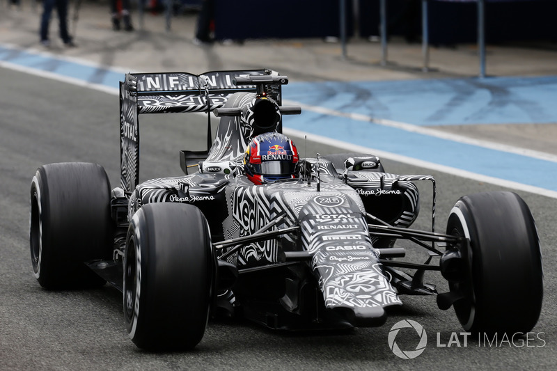 Daniil Kvyat, Red Bull RB11