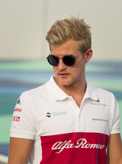 Marcus Ericsson, Sauber walks the track