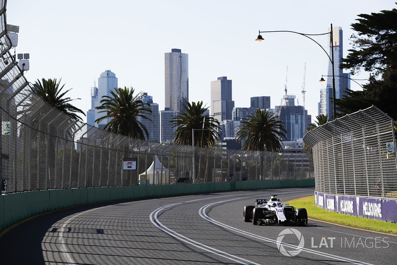 <img src="https://cdn-1.motorsport.com/static/custom/car-thumbs/F1_2018/TESTS/williams.png" alt="" width="250" /> Williams