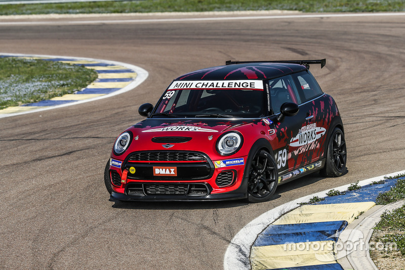 MINI John Cooper Works Challenge Lite
