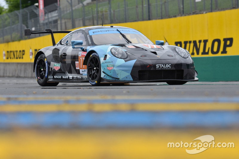 #77 Proton Competition Porsche 911 RSR