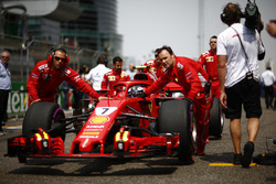 Kimi Raikkonen, Ferrari SF71H, arrives on the grid