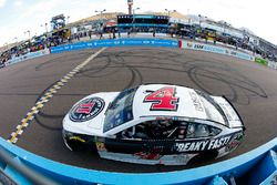 Kevin Harvick, Stewart-Haas Racing, Ford Fusion Jimmy John's celebrates