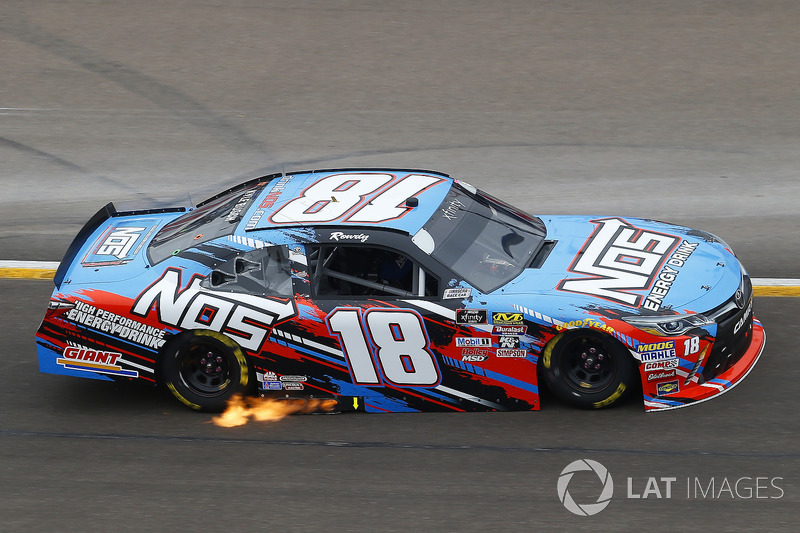 Kyle Busch, Joe Gibbs Racing, Toyota Camry NOS