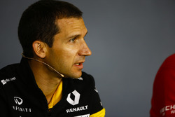 Remi Taffin, Director of Operations, Renault Sport F1, in de persconferentie