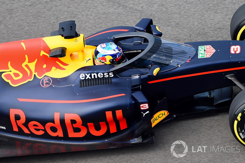 Daniel Ricciardo, Red Bull Racing RB12 with aeroscreen