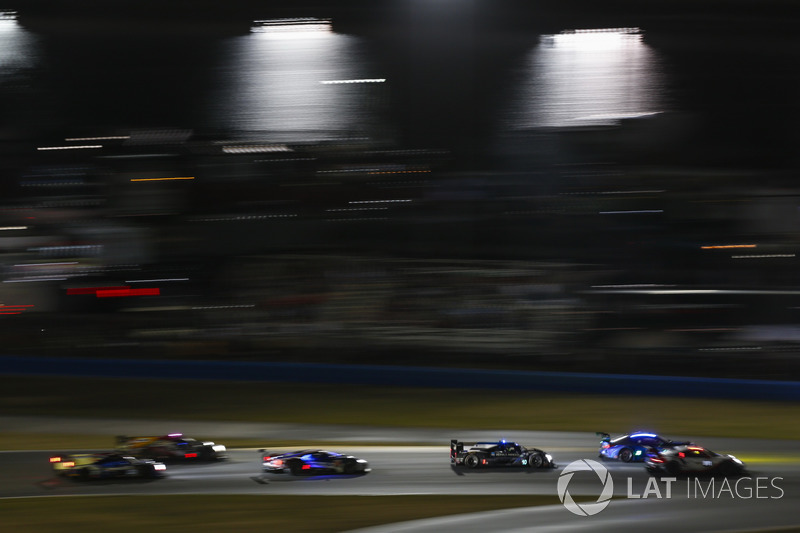 #10 Wayne Taylor Racing Cadillac DPi, P: Renger van der Zande, Jordan Taylor, Ryan Hunter-Reay