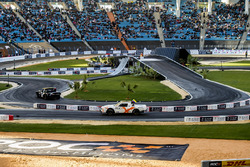 Juan Pablo Montoya alla guida del Xtreme Pickup