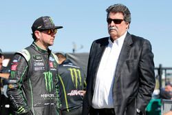 Kurt Busch, Stewart-Haas Racing, Ford Fusion Monster Energy / Haas Automation Mike Helton