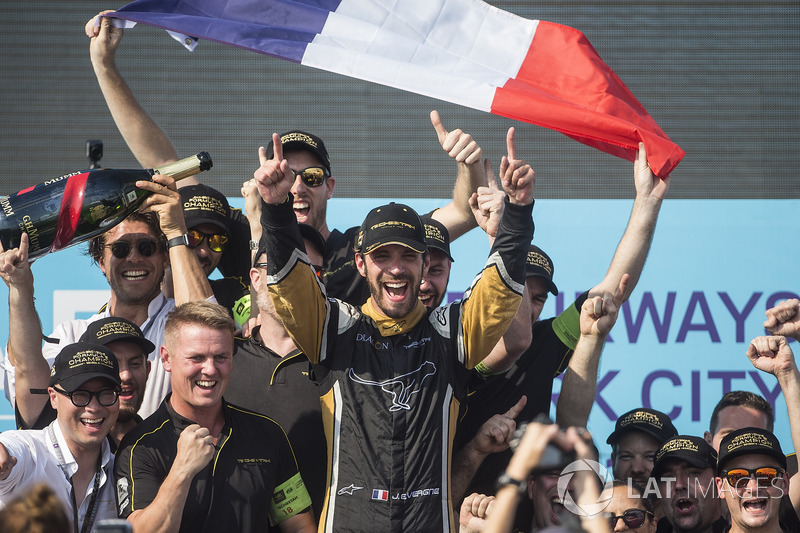 Jean-Eric Vergne, Techeetah, fête son titre avec son équipe