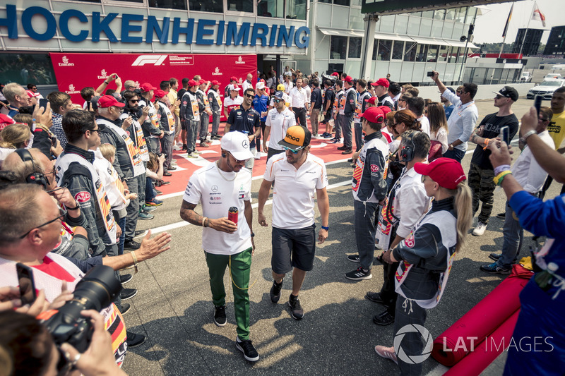 F1 2018 - Német Nagydíj - rajtrács, kulisszák mögött, felvonulás, sztárok...