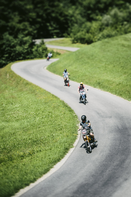 Partecipanti alla Red Bull Alpenbrevet