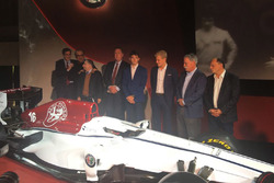 Marcus Ericsson and Charles Leclerc, Sauber, Jean Todt, President, FIA, Chase Carey, CEO and Chairman of the Formula One Group, Sergio Marchionne, CEO FIAT, Frederic Vasseur, Sauber Team Principal
