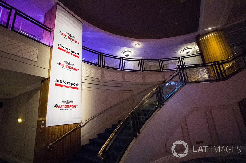 Pancartas de Motorsport Network y Autosport