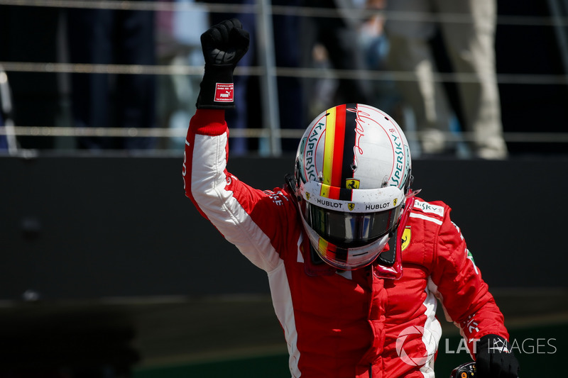 Winnaar Sebastian Vettel, Ferrari, in Parc Ferme