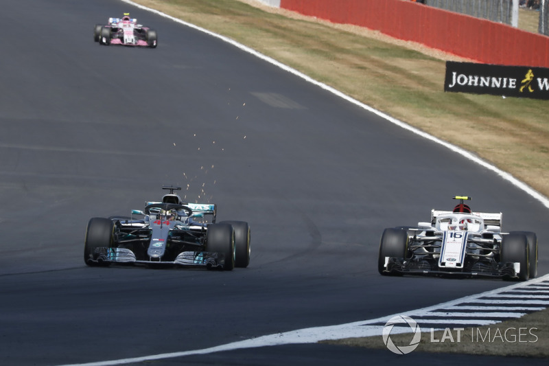 Lewis Hamilton, Mercedes-AMG F1 W09, Charles Leclerc, Sauber C37
