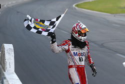 Race winner Kevin Harvick, Stewart-Haas Racing Ford