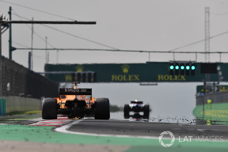 Fernando Alonso, McLaren MCL33 sparks