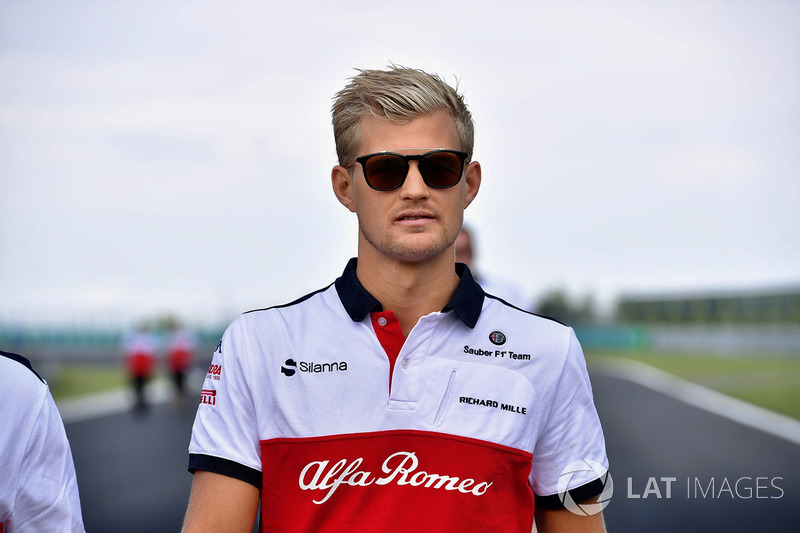 Marcus Ericsson, Sauber walks the track