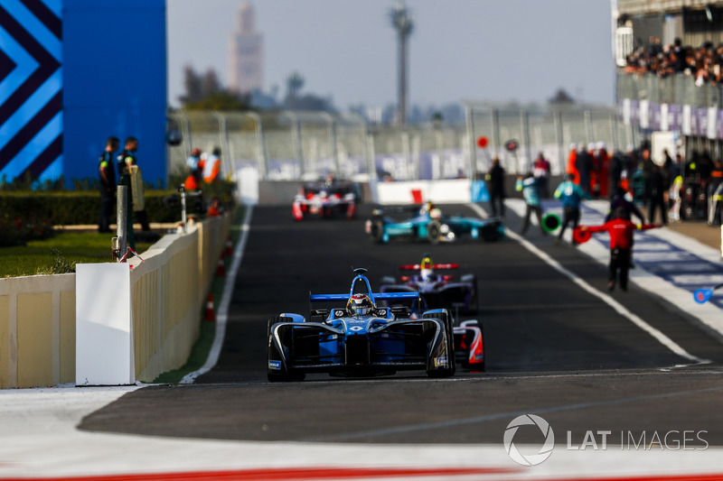 Sébastien Buemi, Renault e.Dams, leaves the pits