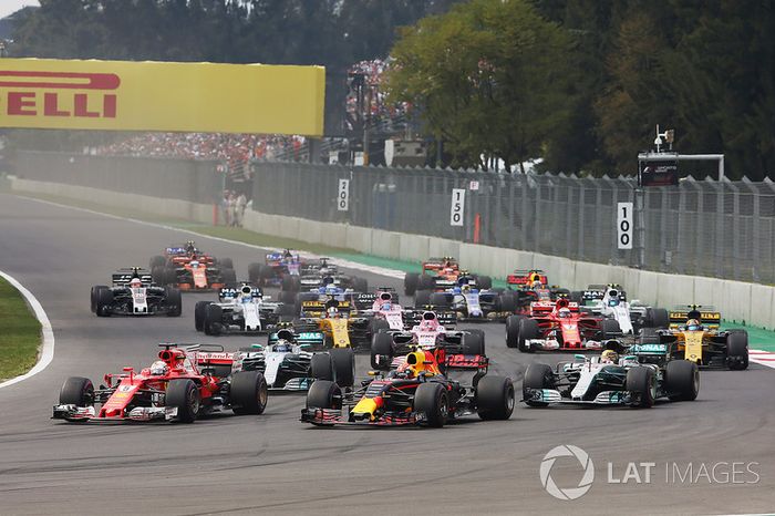 Sebastian Vettel, Ferrari SF70H, Max Verstappen, Red Bull Racing RB13, Lewis Hamilton, Mercedes AMG F1 W08, Valtteri Bottas, Mercedes AMG F1 W08, Esteban Ocon, Sahara Force India F1 VJM10,  Carlos Sainz Jr., Renault Sport F1 Team RS17. and Kimi Raikkonen, 