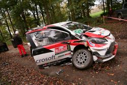 La vettura di Juho Hänninen, Kaj Lindström, Toyota Yaris WRC, Toyota Racing dopo l'incidente