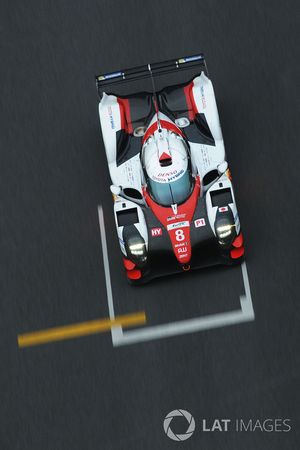 #8 Toyota Gazoo Racing Toyota TS050-Hybrid: Sebastien Buemi, Anthony Davidson, Kazuki Nakajima