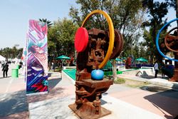 Des sculptures sur l'Autodromo Hermanos Rodriguez