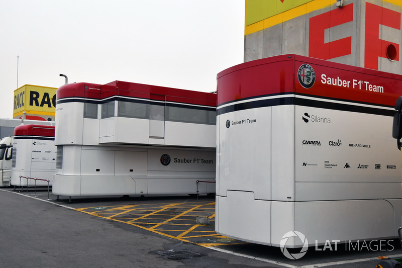 Alfa Romeo Sauber F1 Team trucks