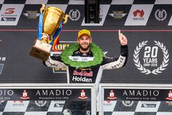 Podium: race winner Shane van Gisbergen, Triple Eight Race Engineering Holden