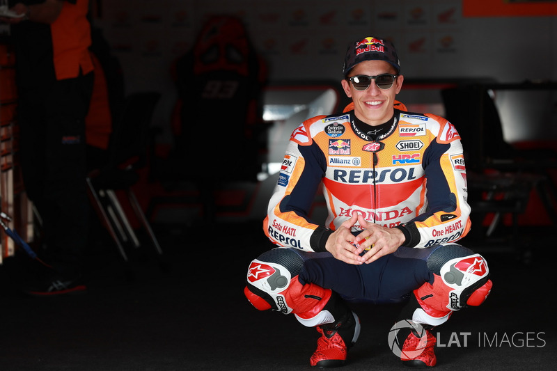 <img src="http://cdn-1.motorsport.com/static/custom/car-thumbs/MOTOGP_2018/NUMBERS/marquez.png" width="50" />Marc Márquez (Repsol Honda Team)