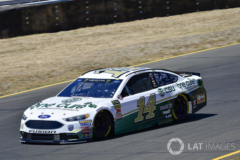 19. Clint Bowyer, Stewart-Haas Racing, Chevrolet Camaro One Cure