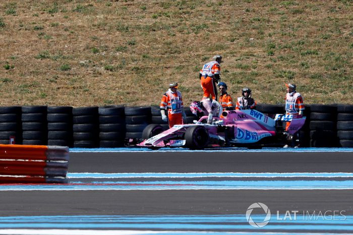 Sergio Perez, Force India VJM11 pierde una rueda en los libres 2