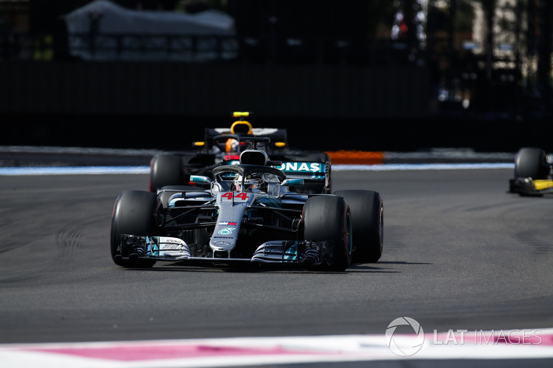 Lewis Hamilton, Mercedes AMG F1 W09, Max Verstappen, Red Bull Racing RB14