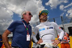 Fernando Alonso, McLaren en Jacques Laffitte, op de grid