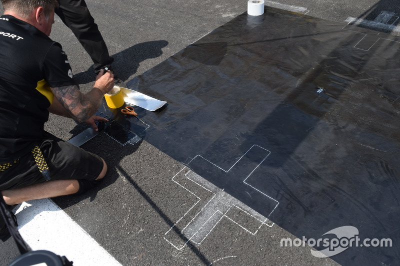 La zone des stands de Renault F1 Team