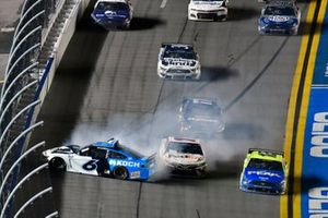 Crash van Ryan Newman, Roush Fenway Racing, Ford Mustang Koch Industries