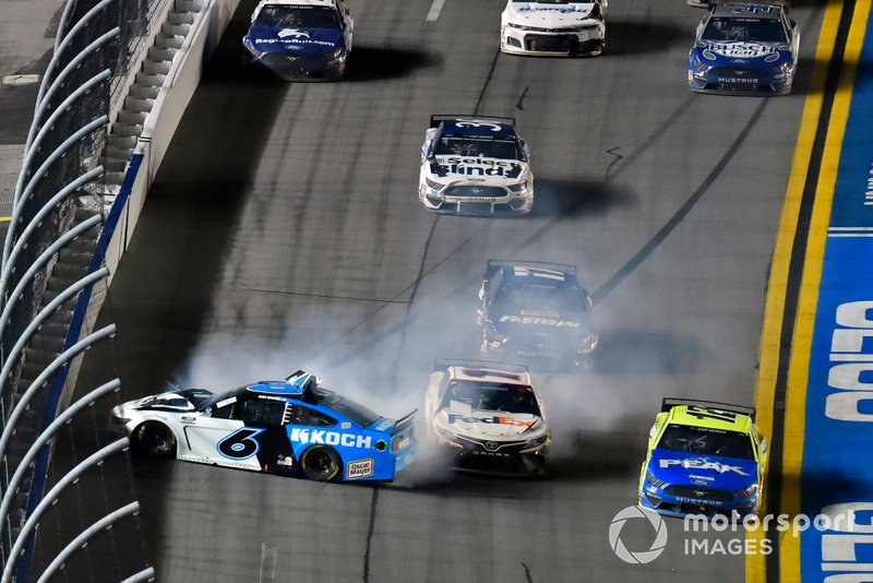 El accidente de Ryan Newman, Roush Fenway Racing, Ford Mustang Koch Industries