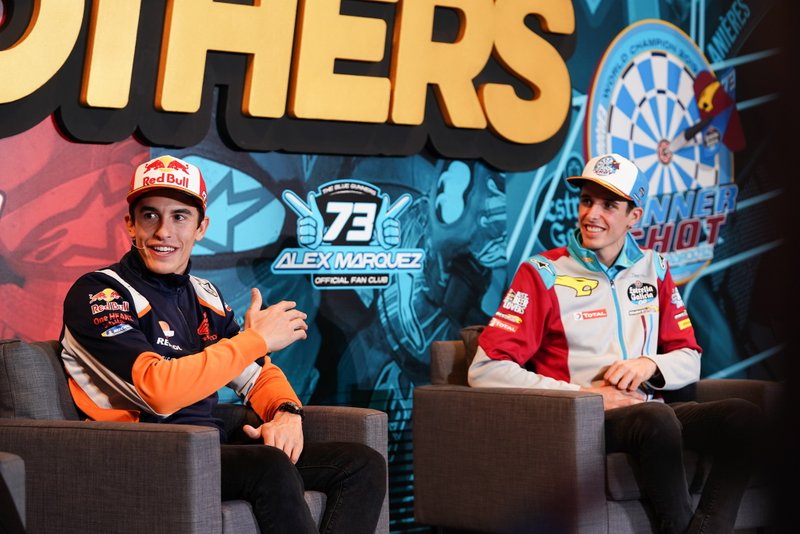 Marc Márquez y su hermano Álex celebran sus títulos de campeones 2019 en Cervera