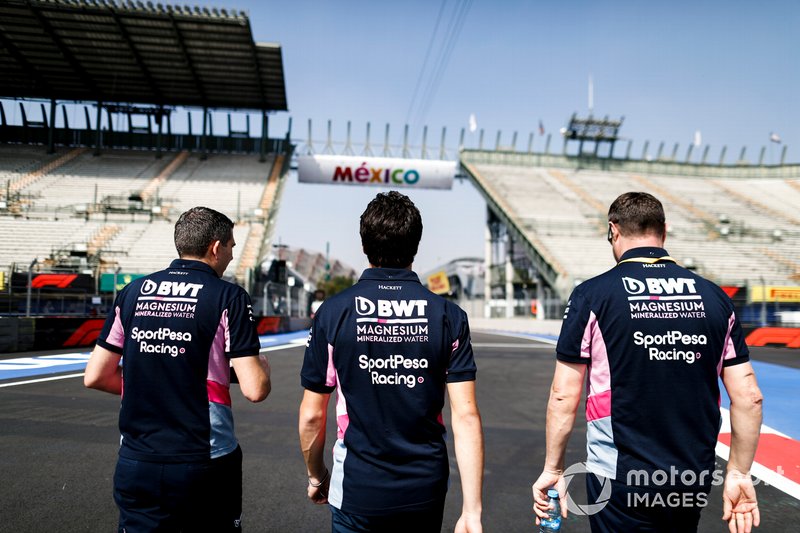 Lance Stroll, Racing Point camina por la pista