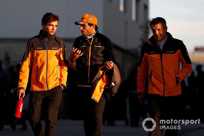 Lando Norris, McLaren, Carlos Sainz Jr., McLaren