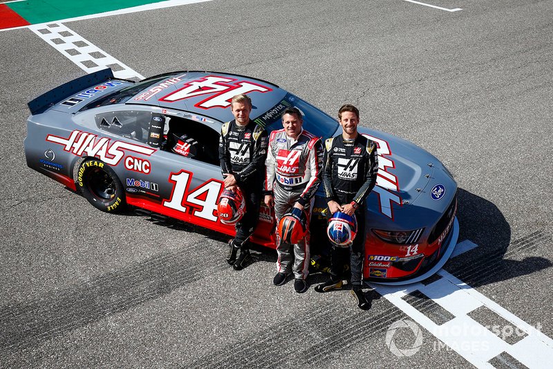 Kevin Magnussen, Haas F1 Team, la leyenda de NASCAR Tony Stewart y Romain Grosjean, Haas F1 Team